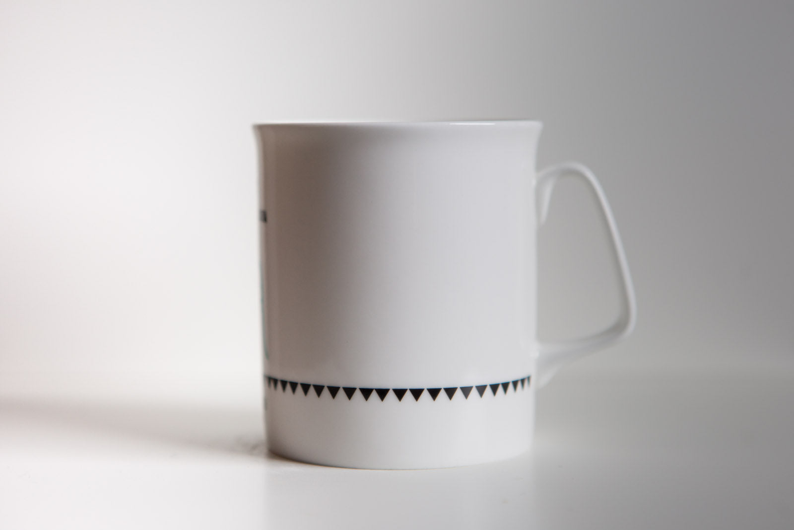 Tazza letteraria - Siediti al sole. Abdica. E sii re di te stesso. Fernando Pessoa